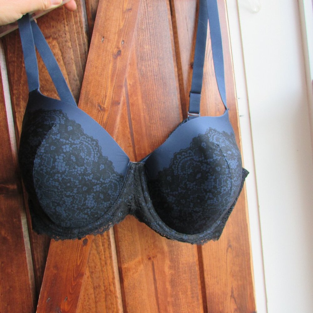 Maidenform Bra Blue With Black Lace LIKE NEW 38C